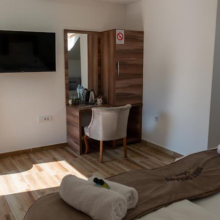 Villa Sweet Dreams โนวีซาด ภายนอก รูปภาพ